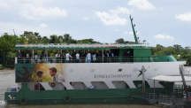 Barco lleva atención médica y retoma misión histórica en el Amazonas